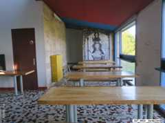 L'abri du pèlerin refectoire Le Corbusier Ronchamp