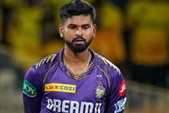কান্নায় ভেঙে পড়েন শ্রেয়স