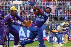 পুরান ও মার্শের ঝোড়ো ব্যাটিংয়ে দিশেহারা নাইট বোলাররা