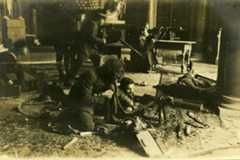 Angehörige der Volksmarinedivision im Berliner Schloss