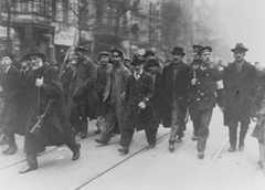 Foto: Besetzung des Berliner Zeitungsviertels - Lindenstraße, 5. Januar 1919