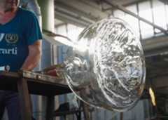 AXOLIGHT AZIENDA INDUSTRIA LAMPADE LAMPADA LUCE PRODUZIONE CREAZIONE LAVORAZIONE  VETRO VETRI SOFFIATURA LAMPADINA ARTIGIANO ARTIGIANI