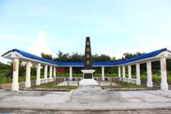 東沙島上豎立「南海屏障」國碑。