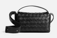 「2026年春メンズバッグ」おしゃれに決まる人気ブランドバッグ、小さめショルダーや上質革トート