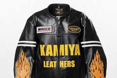 カミヤ×バンソン レザーズのレザージャケット、KAMIYAロゴや炎のレザーパーツ装飾