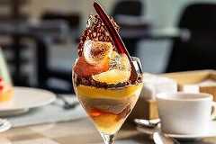 アルマーニ / カフェ 表参道のバレンタインパフェ、爽やか日向夏など柑橘×コクのあるチョコレート