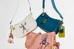 コーチの体験型ストア「コーチ プレイ 京都」限定バッグやカスタマイズ、店頭でスタンプラリーも