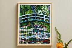 「大人レゴ」からモネの名画《睡蓮の池に架かる橋》印象派のタッチを3,179ピースで再現