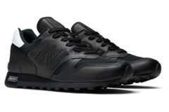 ニューバランスのスニーカー「M1300CL」黒レザー×メッシュで、ダブルタップスコラボ