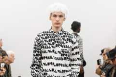 コム デ ギャルソン・シャツ 2026-27年秋冬コレクション - ブラックの中にプレイフルな表現を