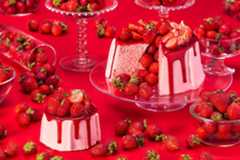マーサー ビス、あまおう苺たっぷり春限定“ふわもち”食感シフォンケーキ