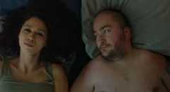 Une scène du film "Invisibles" de Junna Chif mettant en vedette La Bronze (Nadia Essadiqi) - FunFilm, 2025