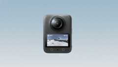 A 360-degree camera with a screen displaying a snowy mountain scene, set against a professional flat design background with soft hexagonal patterns and a blue gradient.