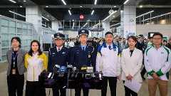 Com a aproximação do período de feriados do Interior da China alusivos ao Ano Novo Chinês, representantes dos diversos serviços públicos competentes apresentam à comunicação social as várias medidas e planos para responder ao aumento de turistas.