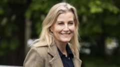 Sophie de Edimburgo emula la icónica foto de Kate Middleton ¡con una tarántula!