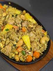 Pineapple fried rice with chicken