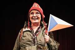 Divadlo v Dlouhé - O líné babičce