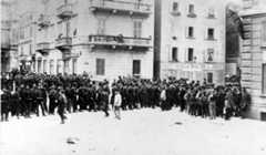 Una manifestaione nella zona di Porta Venezia (Wikimedia)