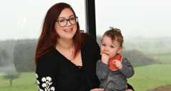 How to safely wean your baby by introducing suitable foods