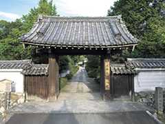 現在の隨心院山門