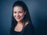 Пелин Абай фотографии