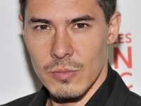 Льюис Тан фотографии