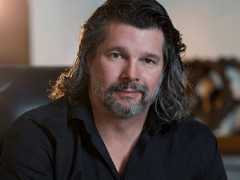 Создатель «Звёздного крейсера "Галактики"» присмотрел себе ещё одну космическую драму