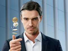 «Он меня кинул»: Гоша Куценко беседует с Филиппом Янковским в тизер-сцене «Чужих денег»