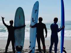 Сергей Горошко, Александр Головин и Аскар Ильясов оседлают «Большую волну» на Камчатке