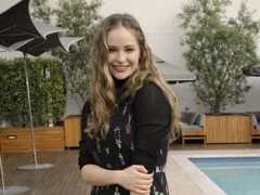 Эшли Каммингс – первая любовь Энсела Эльгора в «Щегле»