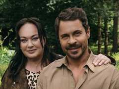 «Смотри, как твоего парня облепили»: Лариса Гузеева и Павел Деревянко в тизерном трейлере «Трех сестер»