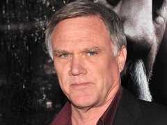 Джо Джонстон приглашён на досъёмки «Щелкунчика»