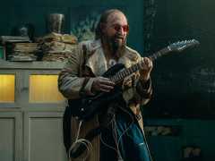 Гоша Куценко сыграл безумного психоаналитика в фильме «Король и Шут. Навсегда»