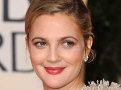 Дрю Бэрримор экранизирует роман «Легко ли быть одной?»