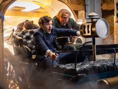 Юрий Колокольников и Федор Федотов попадают в альтернативный Петербург в трейлере «Левши»