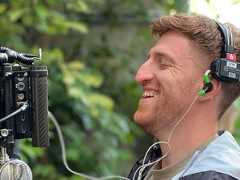 «Весь путь начинается с первого шага»: сценарист и креативный продюсер «Чуда» – о 12 шагах к пониманию сериала и проблем с алкоголем