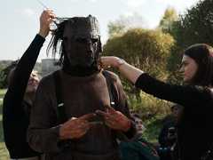 «То, что нас сравнивают с «Солнцестоянием» — сильное упрощение»: создатели «Моры» о независимом кино и работе с хоррорами