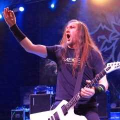 Sing it loud: Lee Altus.