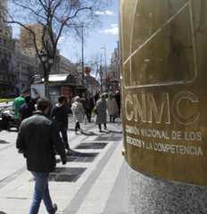 Dos consejeros de la CNMC discrepan de la mayoría y piden remunerar más a las eléctricas