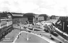 Hauptbahnhof um 1920 Schwarz-Weiß Bild des Gebäudes des Leipziger Hauptbahnhofes um 1920