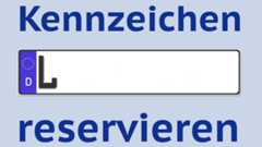 Kennzeichen reservieren Abbildung eines Kfz-Kennzeichens auf blauem Grund, dazu der Schriftzug "Kennzeichen reservieren"