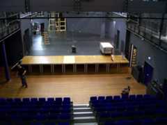 TdJW Großer Saal Bühne (ohne Publikum) Großer Saal im Theater der Jungen Welt mit Bühne und ohne Publikum