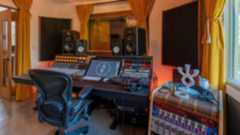 Secret Hand Studios, used by clients like Devo, Salesforce.com, Netflix and more, has updated recently.