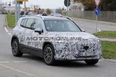 Mercedes GLB 2026: il debutto è sempre più vicino [FOTO SPIA]