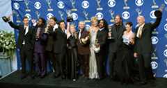 Der „Lost“-Cast bei den Emmys 2005: Matthew Fox, Harold Perrineau Jr., Jorge Garcia, Daniel Dae Kim, Emilie de Ravin, Dominic Monaghan, Maggie Grace, Naveen Andrews, Josh Holloway, Evangeline Lilly und Terry O'Quinn.