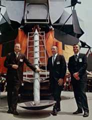 apollo_13_crew_at_grumman_compressed