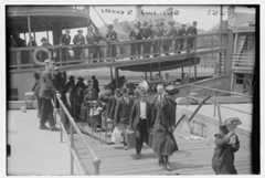 Immigrants arriving at Ellis Island, 1915
