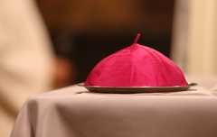 Watykan: ekskomunika dla biskupa i kapłana za udzielenie...