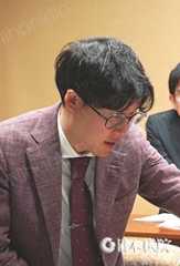 井山　裕太九段