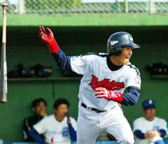 03年、近鉄ルーキー時代の坂口智隆（2003年2月24日撮影）